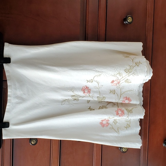 Ann Taylor - cream linen skirt with flower embroidery. Size: 4. - Picture 1 of 5